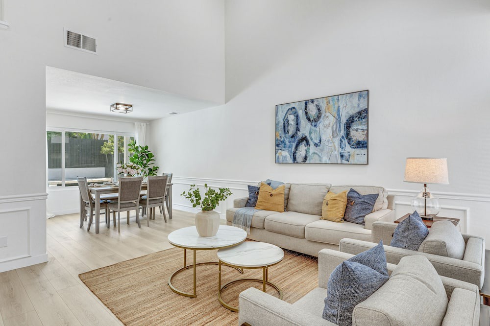 Photo of Livingroom in Eastvale