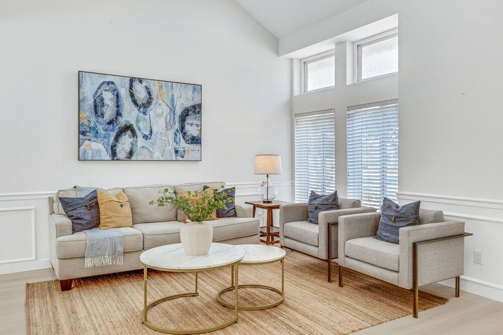 Photo of Livingroom in Eastvale