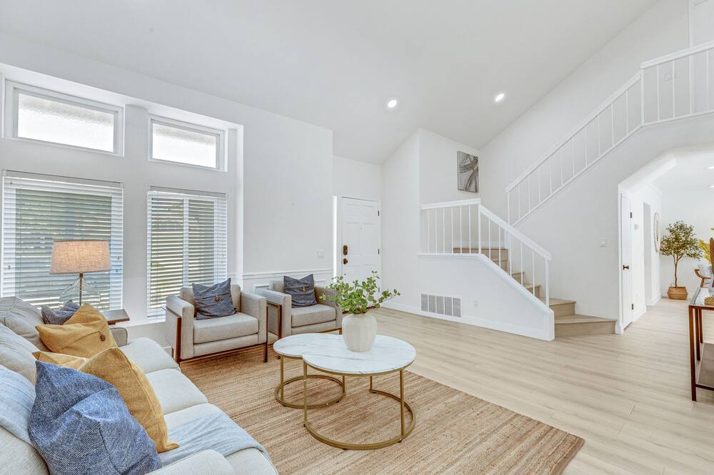 Photo of Livingroom in Eastvale