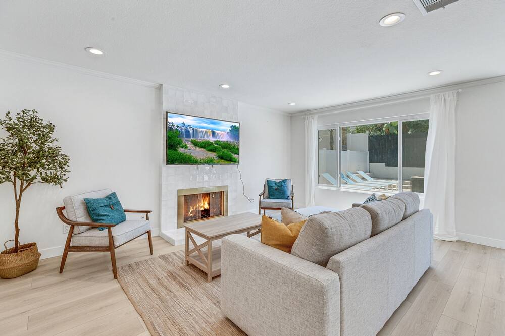 Photo of Livingroom in Eastvale