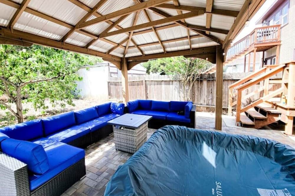 Photo of Patio Balcony in Oak Center