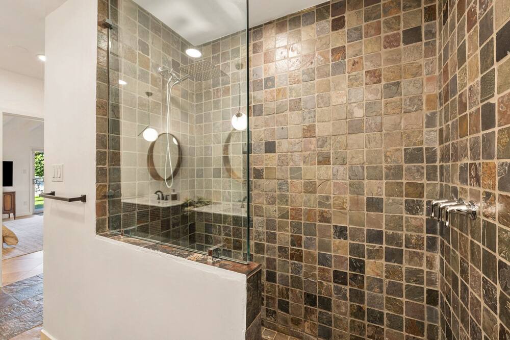 Photo of Bathroom in Sunrise Vista Chino