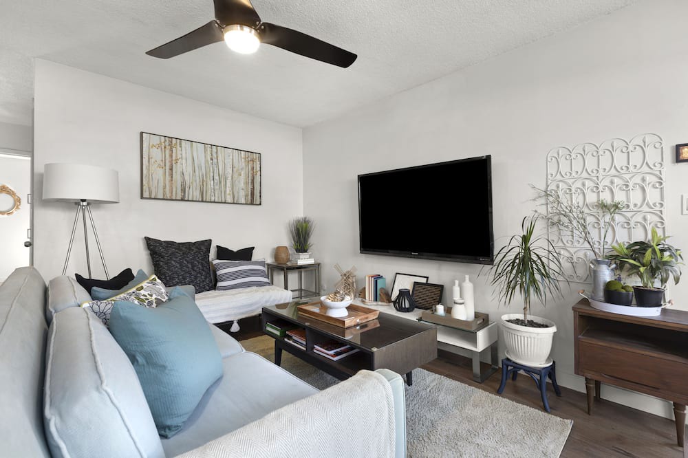 Photo of Livingroom in Hawthorne