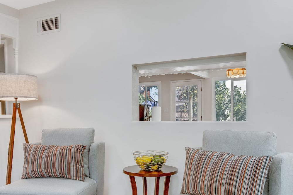 Photo of Livingroom in Gardena