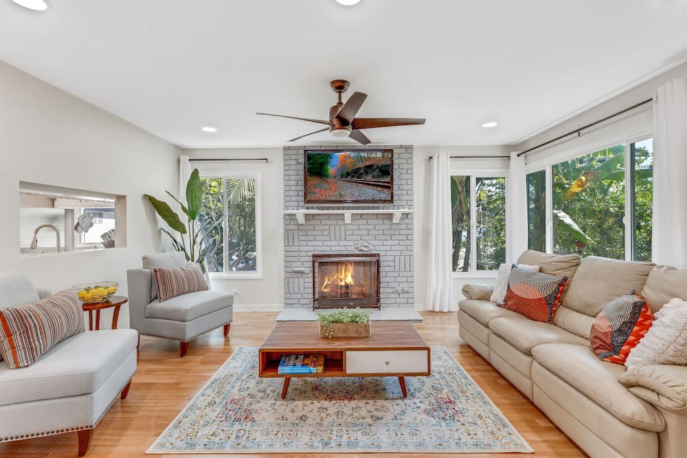 Photo of Livingroom in Gardena