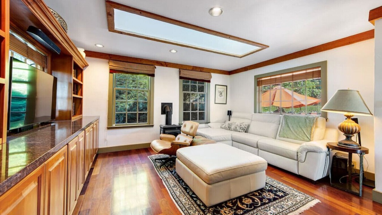Photo of Livingroom in Penngrove