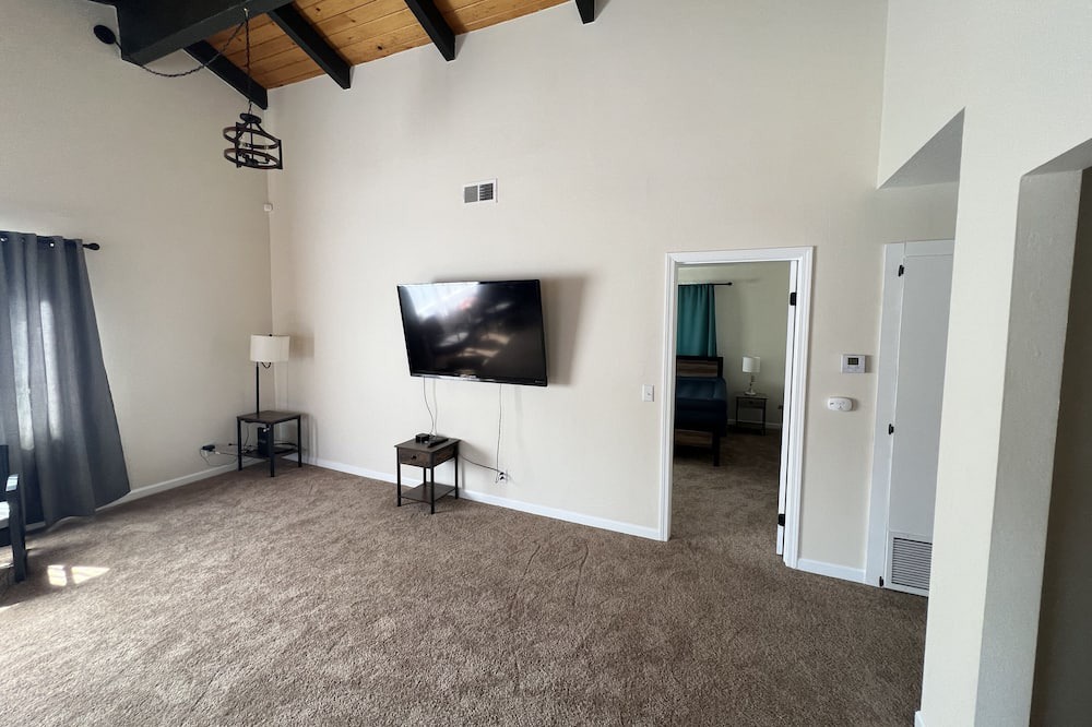 Photo of Bedroom in Frazier Park