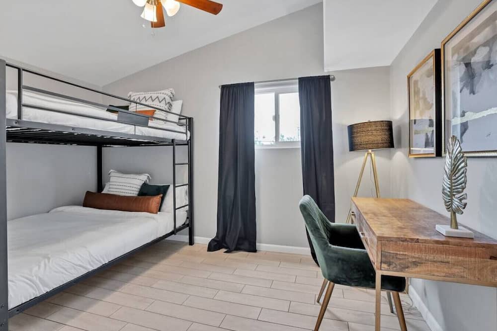 Photo of Bedroom in Serra Mesa