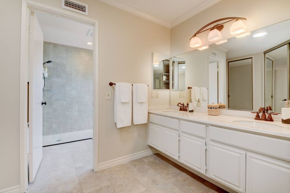 Photo of Bathroom in Fire Mountain