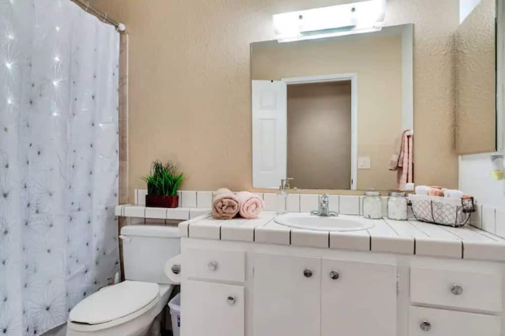 Photo of Bathroom in Corona