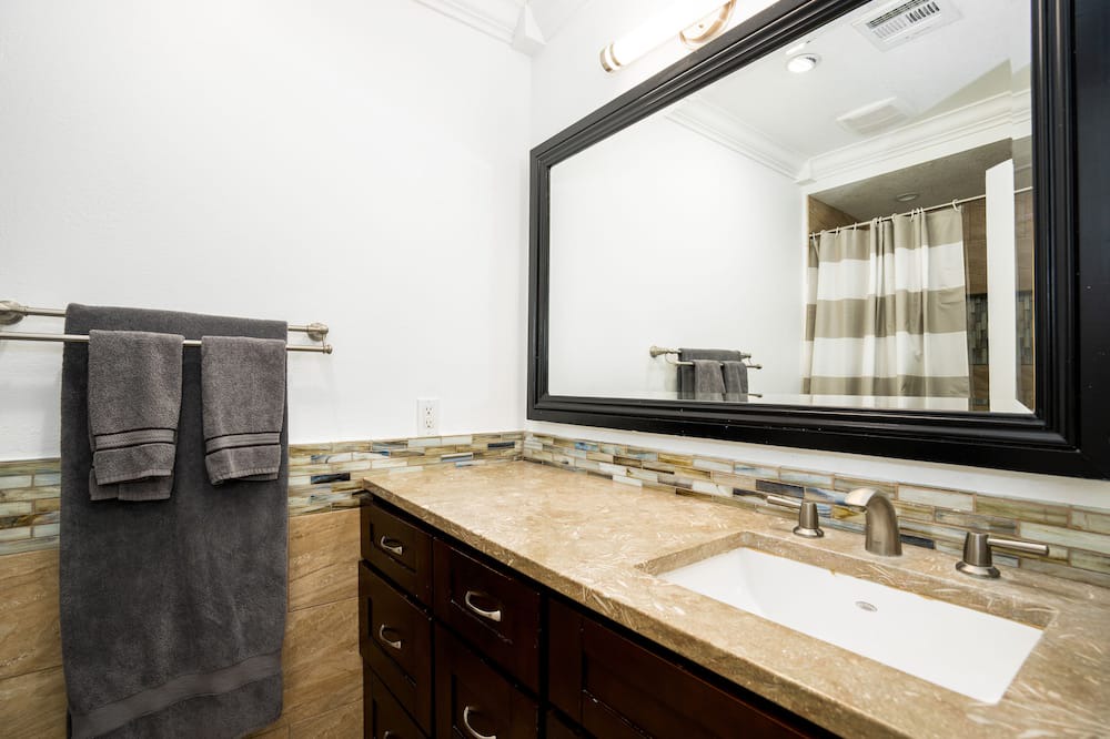 Photo of Bathroom in Fountain Valley