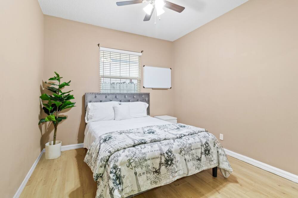 Photo of Bedroom in North Central