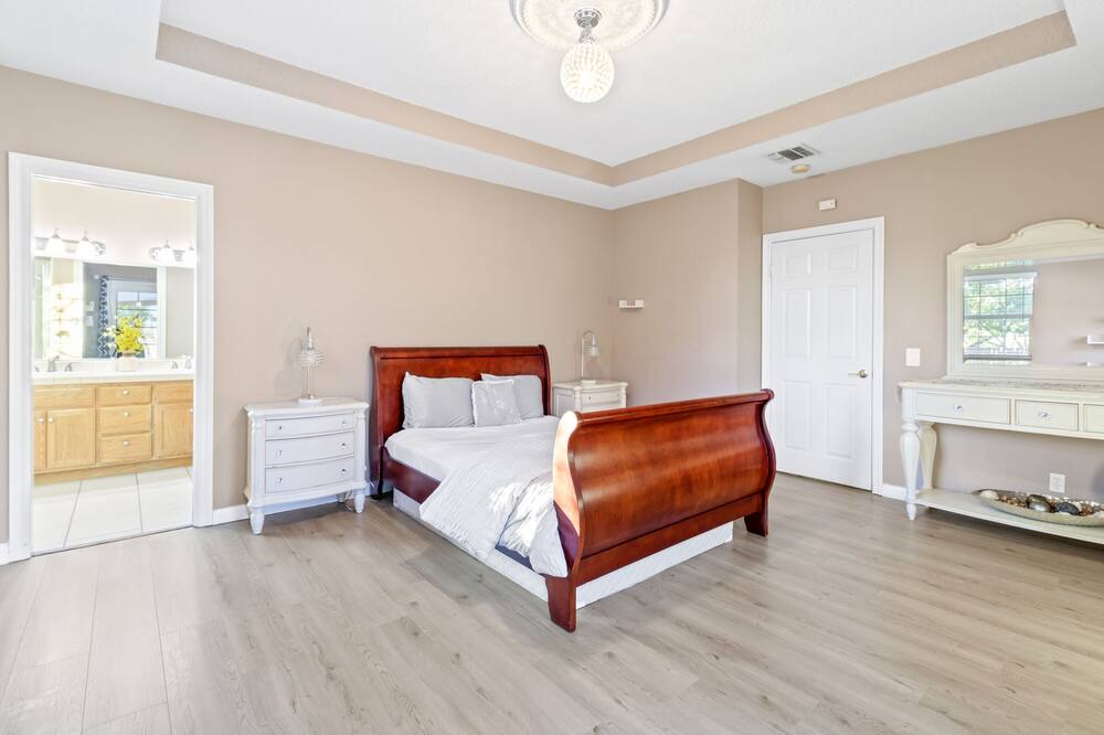 Photo of Bedroom in North Central