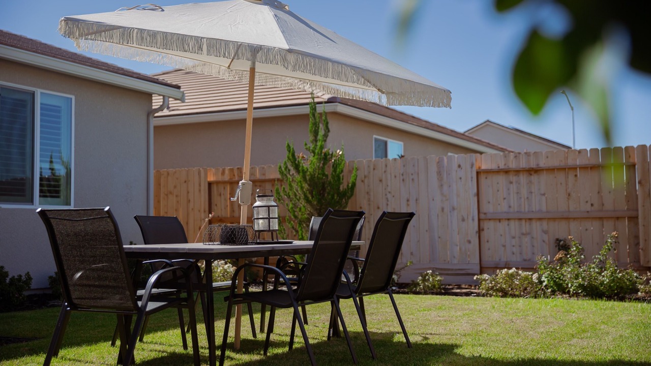 Photo of Outdoor in Raisin