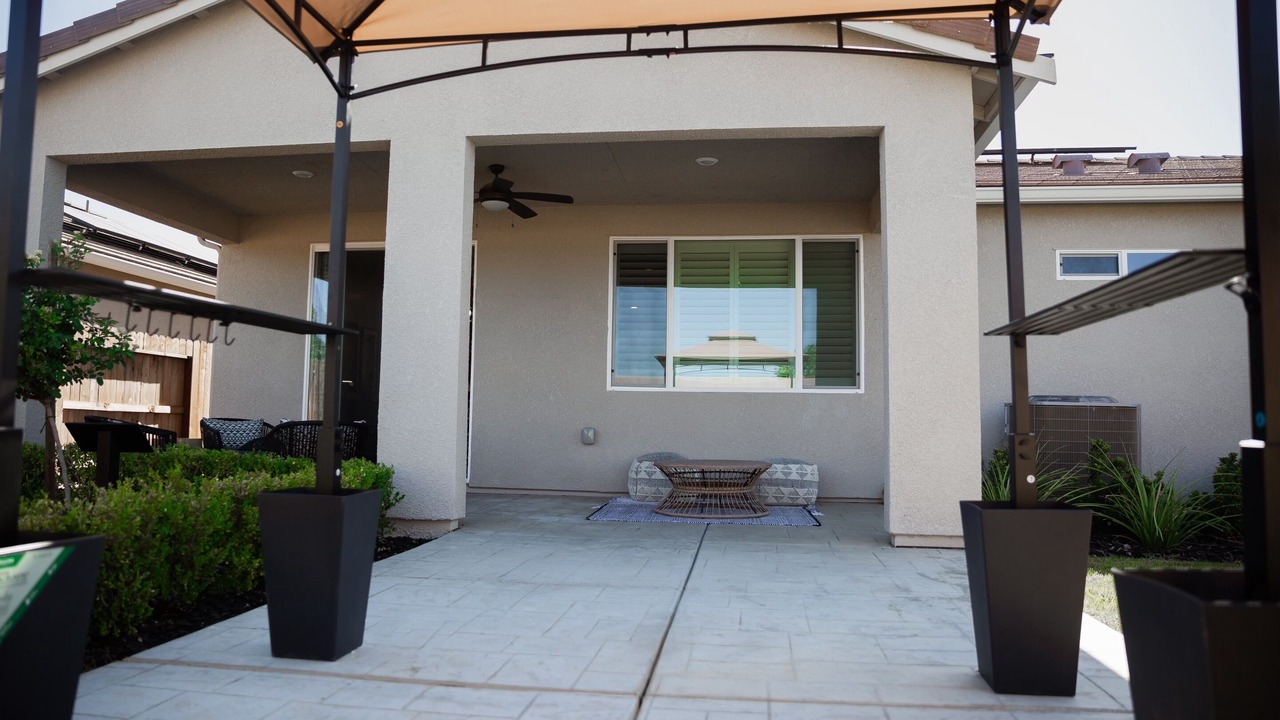 Photo of Patio Balcony in Raisin