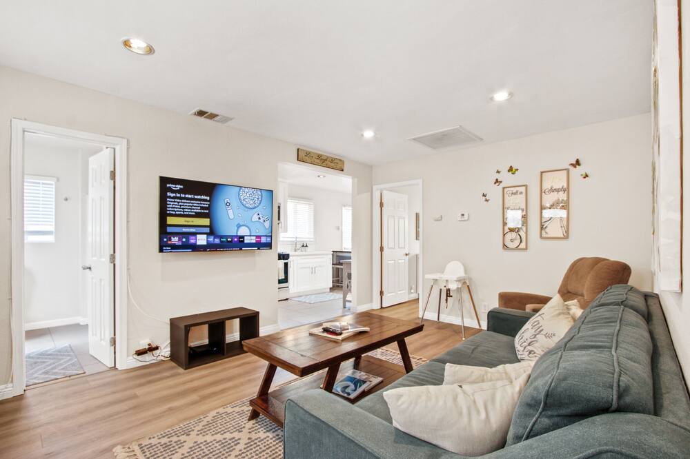 Photo of Livingroom in Bonita