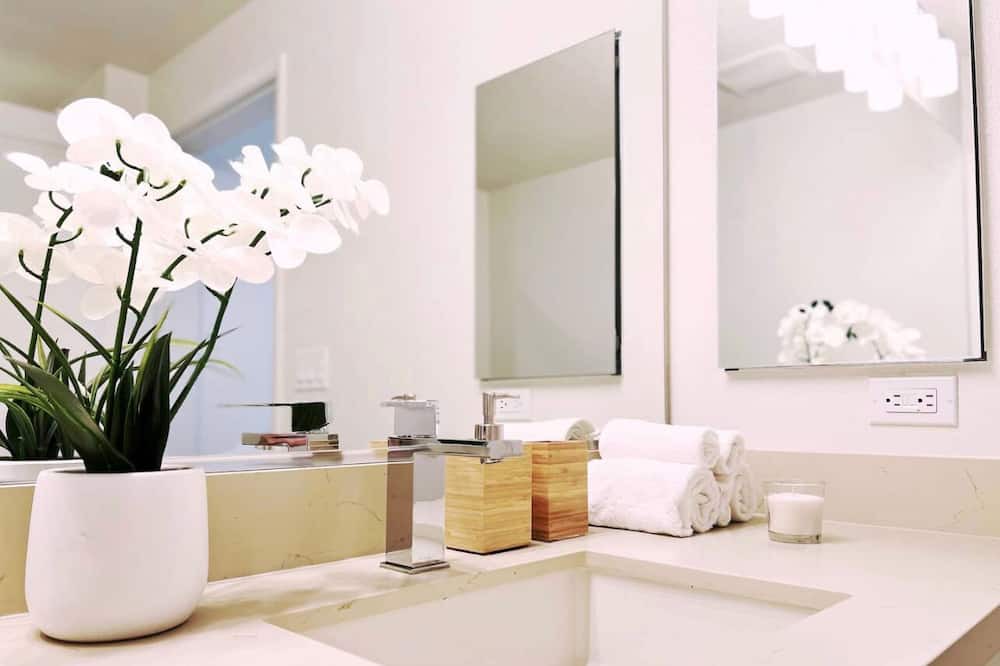 Photo of Bathroom in Lake Forest