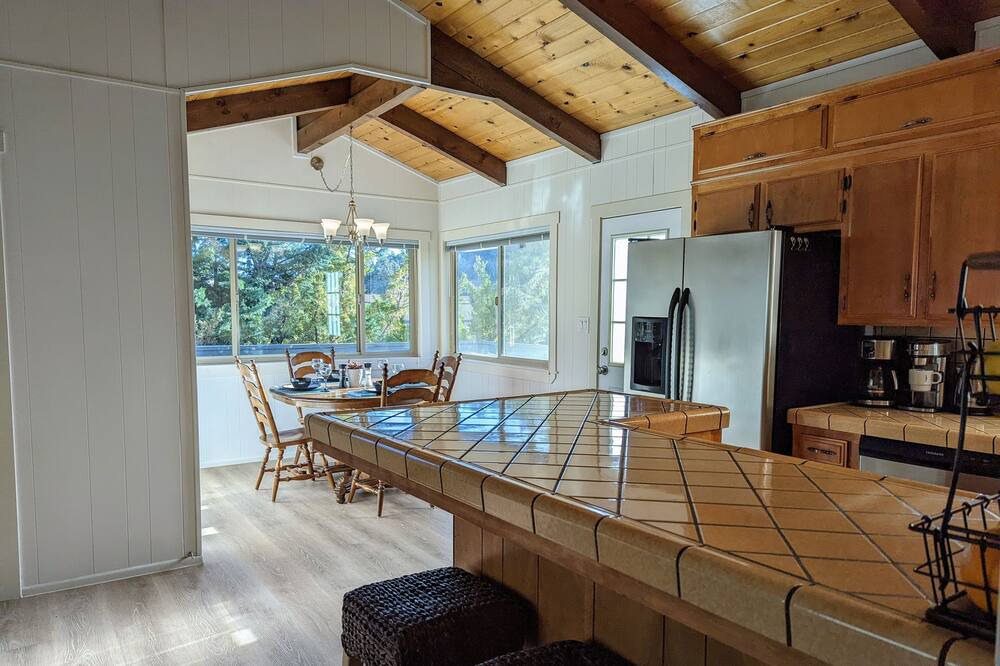 Photo of Kitchen in Frazier Park