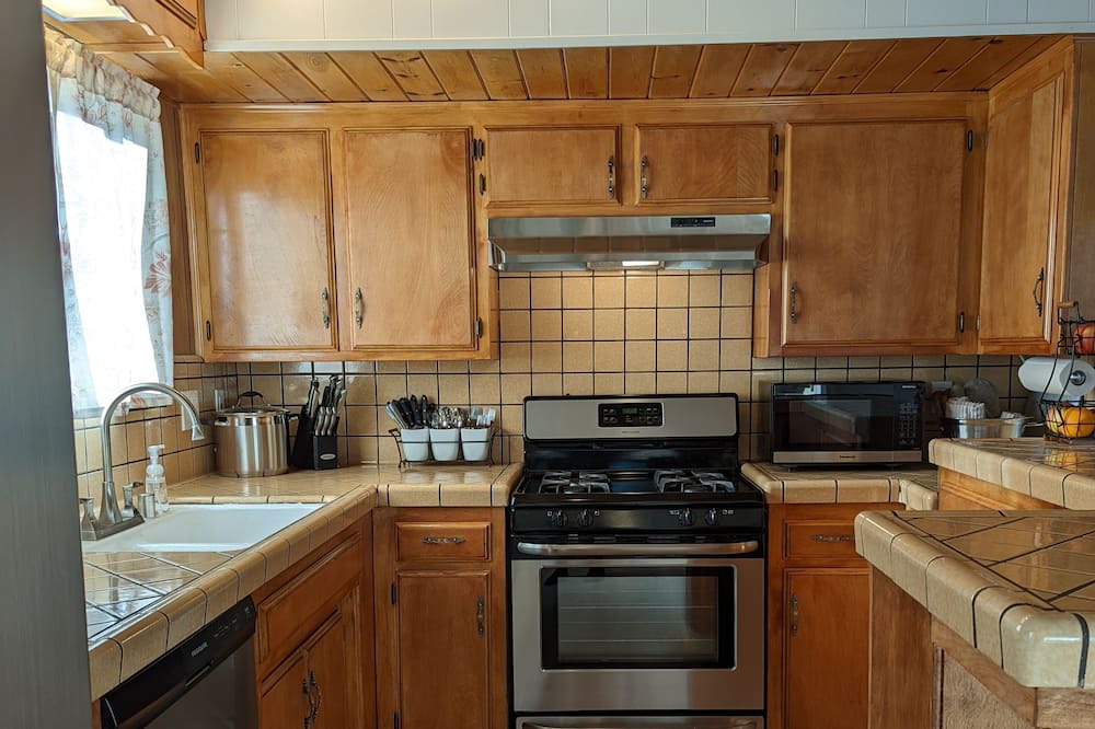 Photo of Kitchen in Frazier Park