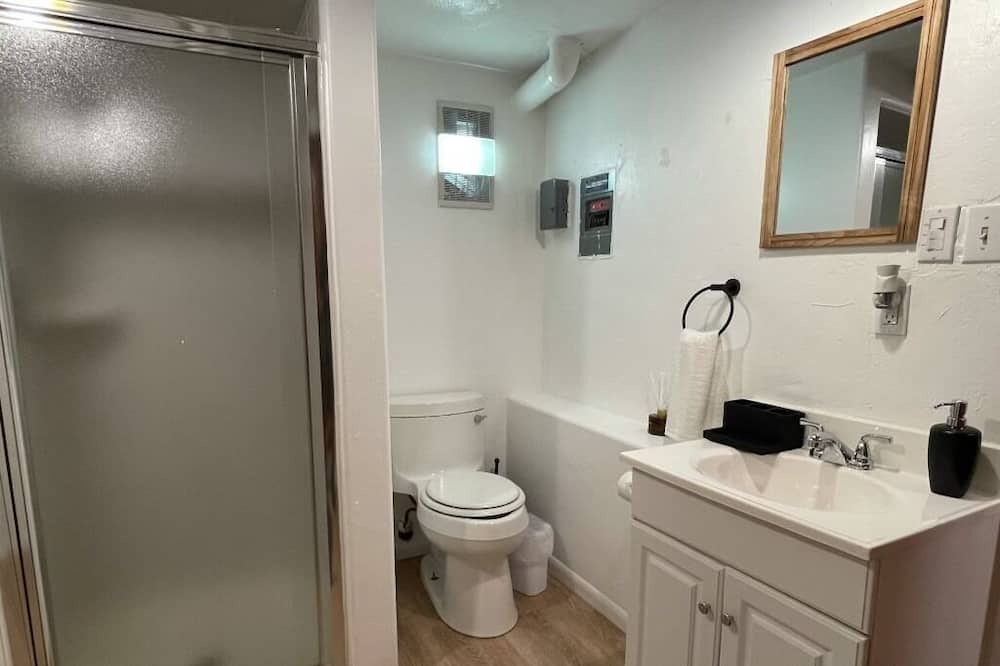 Photo of Bathroom in Blue Jay