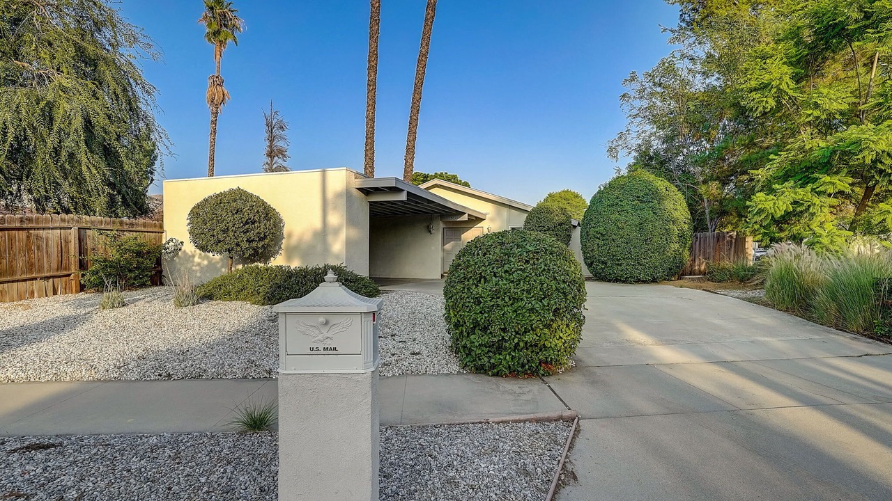 Photo of Outdoor in Estates at Canyon Crest