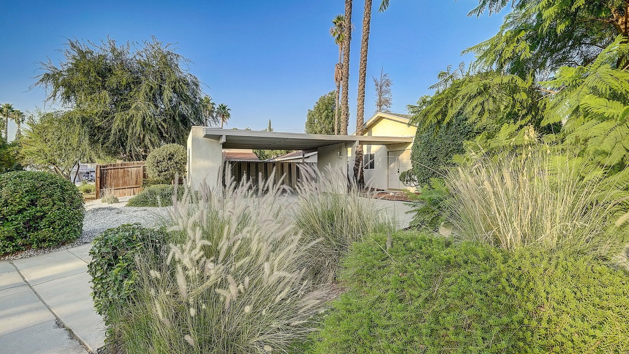Photo of Outdoor in Estates at Canyon Crest