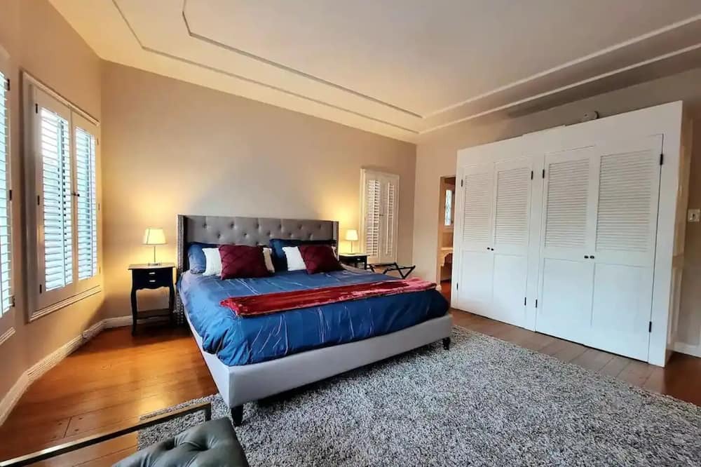 Photo of Bedroom in Carthay Circle