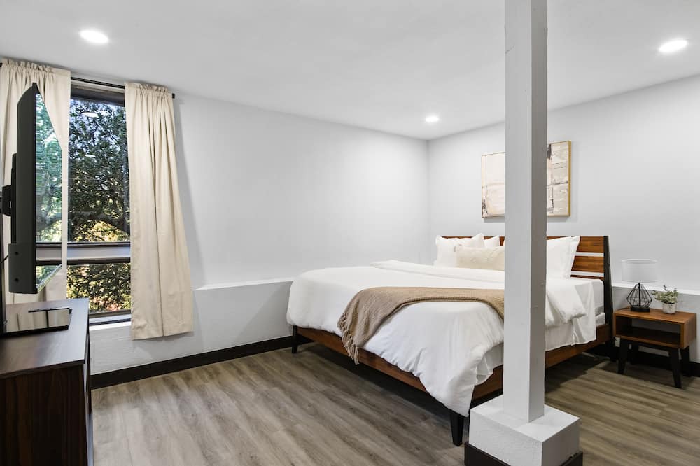 Photo of Bedroom in Moraga