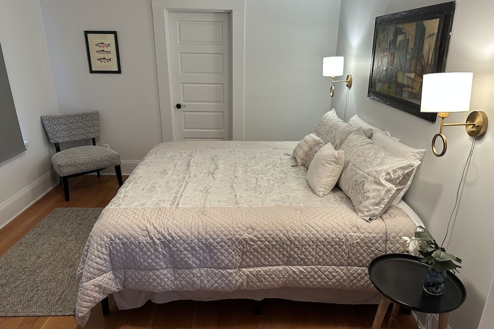Photo of Bedroom in Carlotta