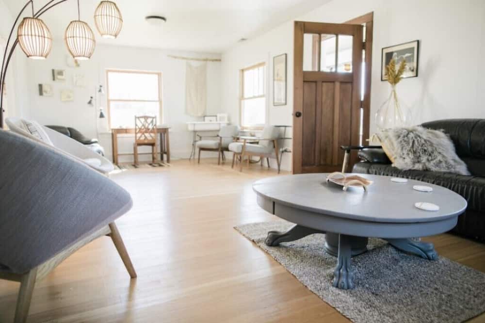 Photo of Livingroom in Carlotta