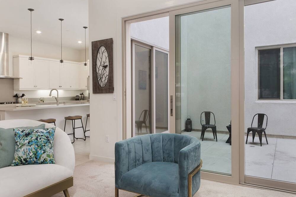 Photo of Livingroom in Portola Springs