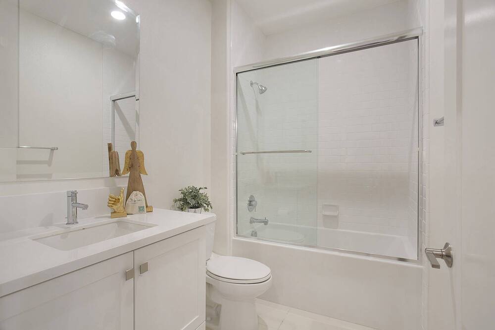 Photo of Bathroom in Portola Springs