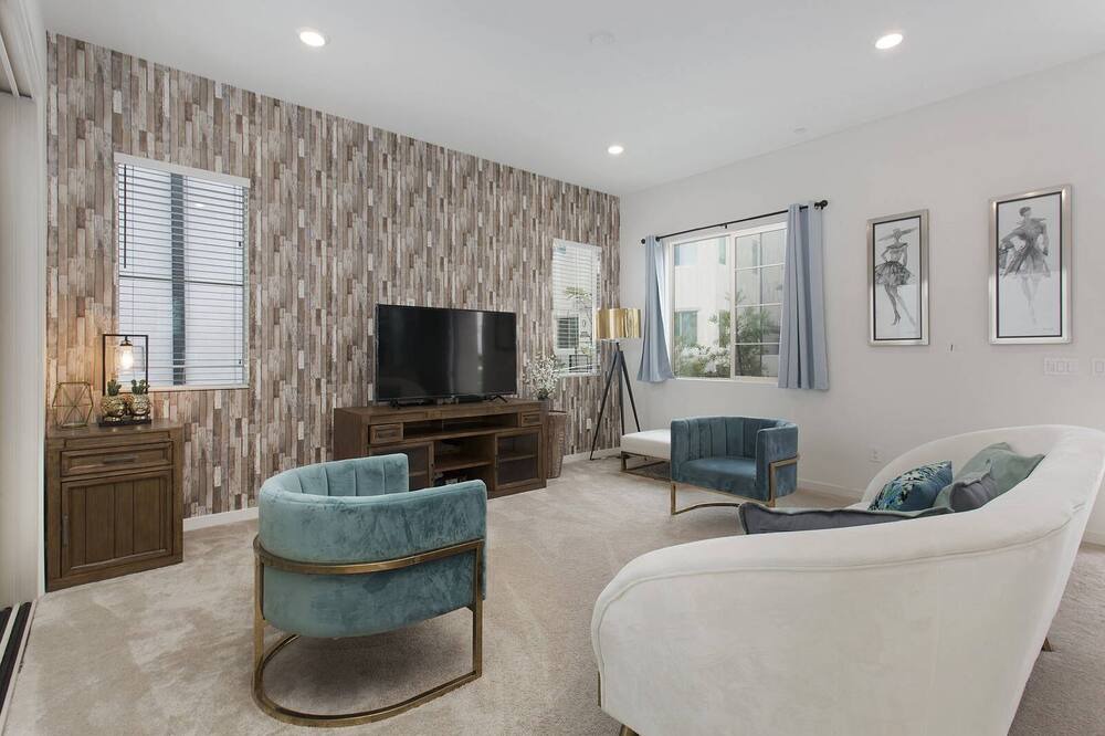 Photo of Livingroom in Portola Springs