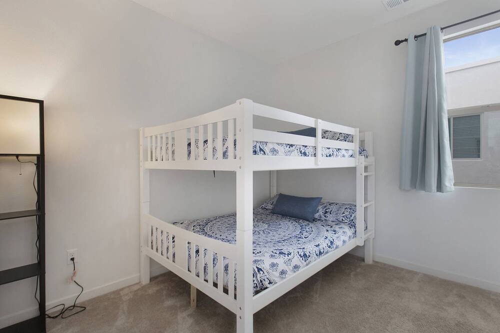 Photo of Bedroom in Portola Springs