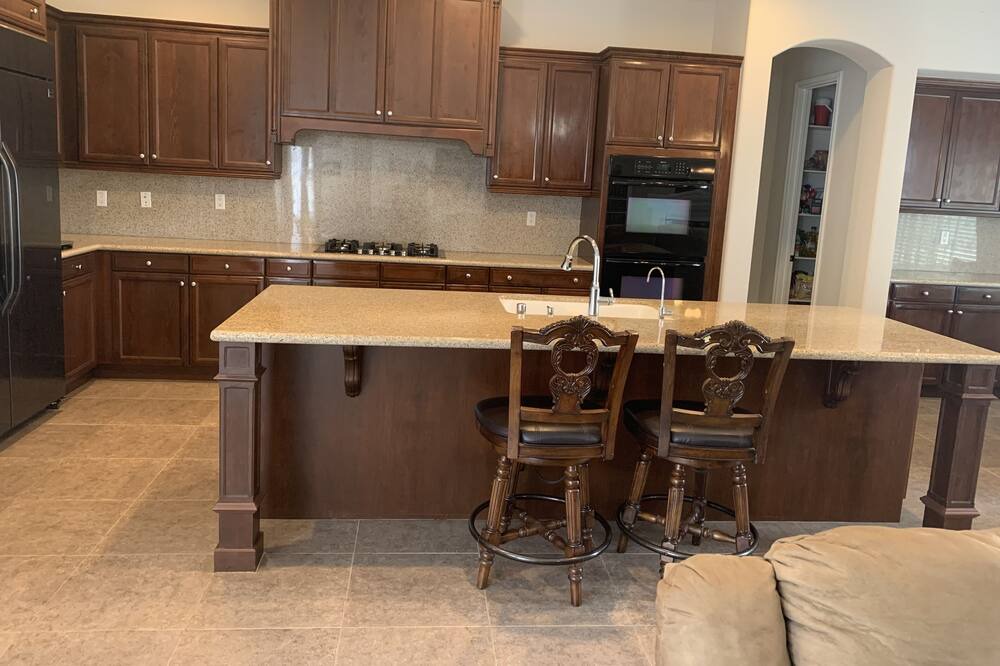 Photo of Kitchen in Alessandro Heights