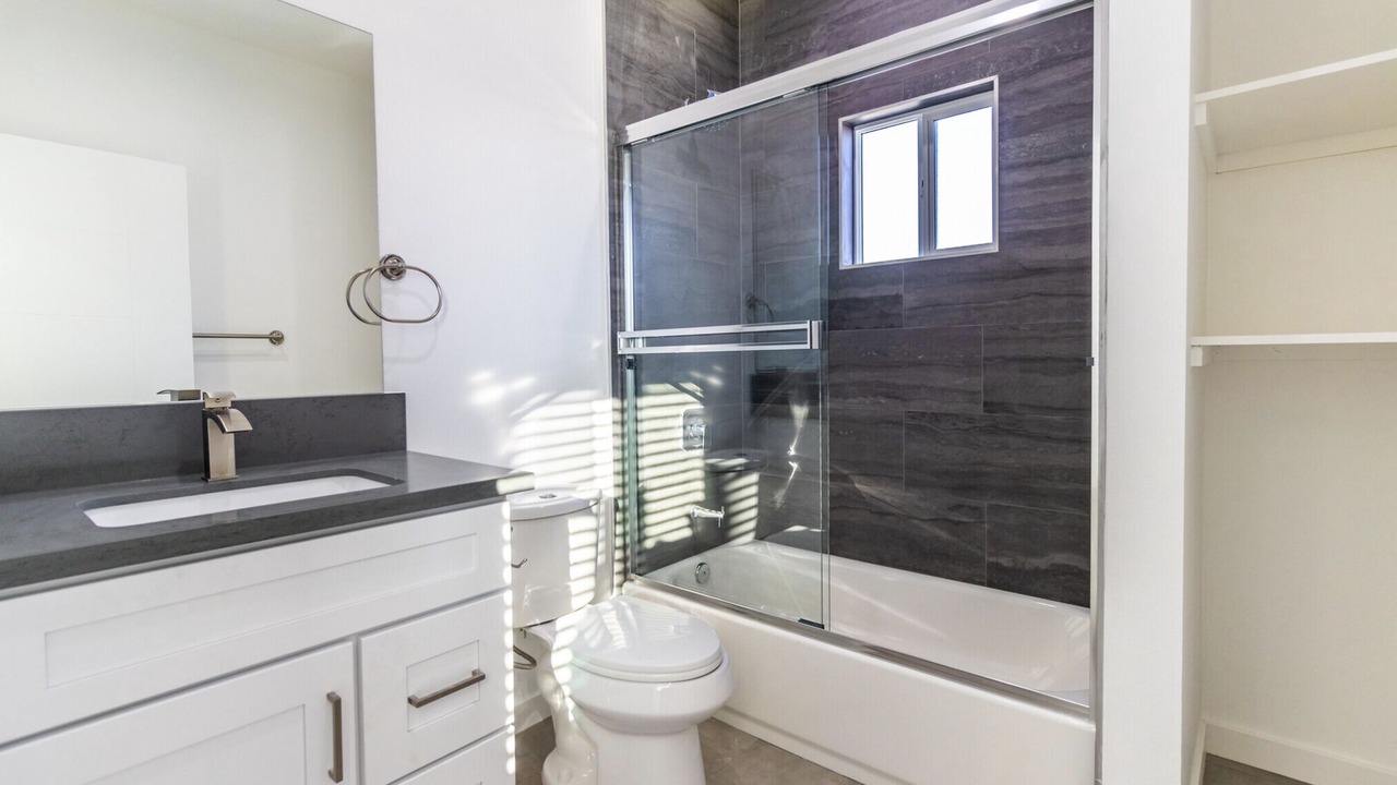 Photo of Bathroom in Pico-Union