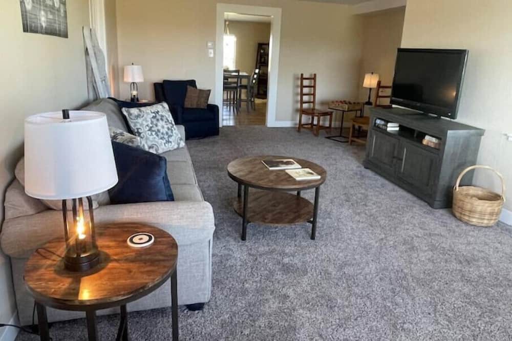 Photo of Livingroom in Hood