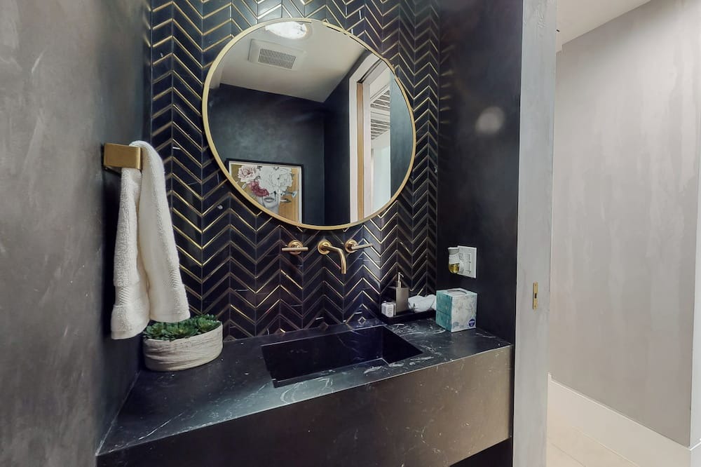 Photo of Bathroom in Lake Balboa
