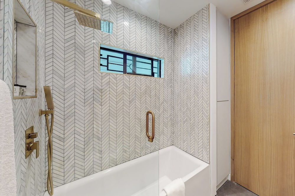 Photo of Bathroom in Lake Balboa