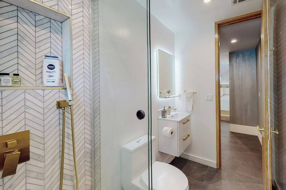 Photo of Bathroom in Lake Balboa