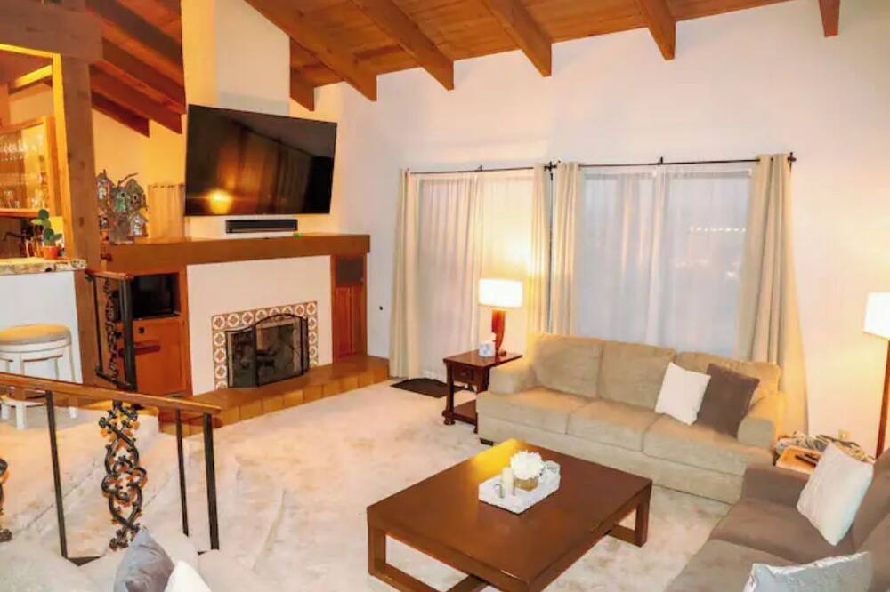 Photo of Livingroom in Jurupa Valley
