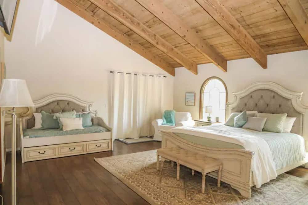 Photo of Bedroom in Jurupa Valley