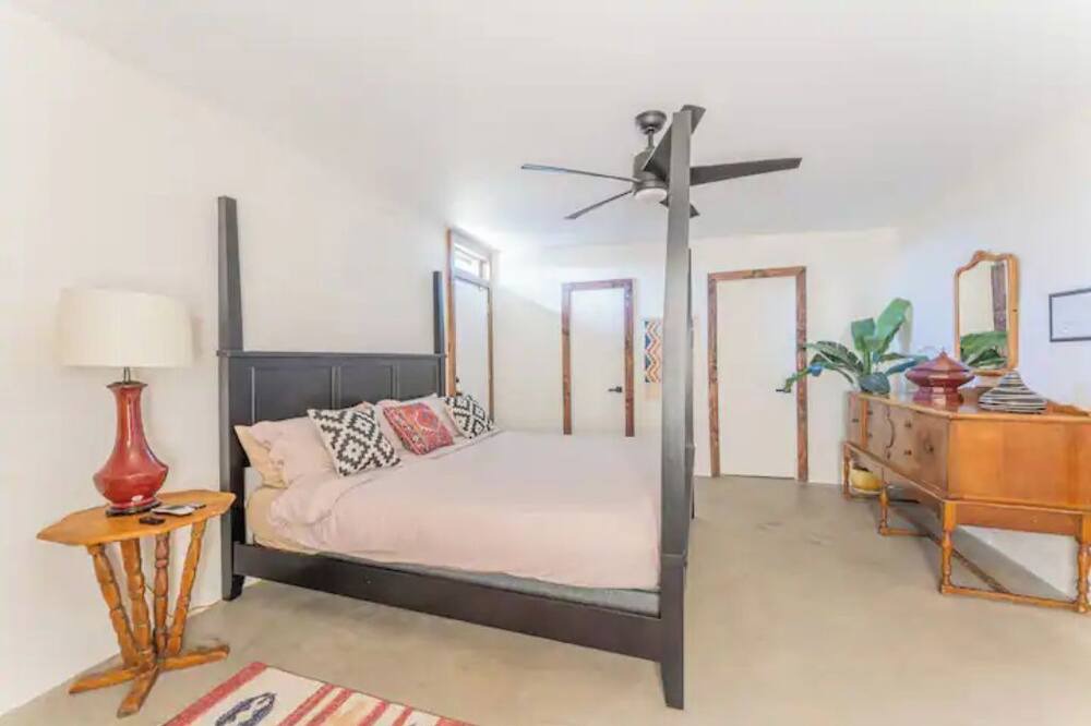Photo of Bedroom in Twentynine Palms