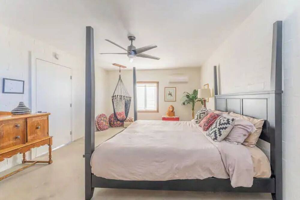 Photo of Bedroom in Twentynine Palms
