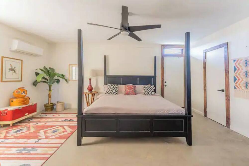Photo of Bedroom in Twentynine Palms