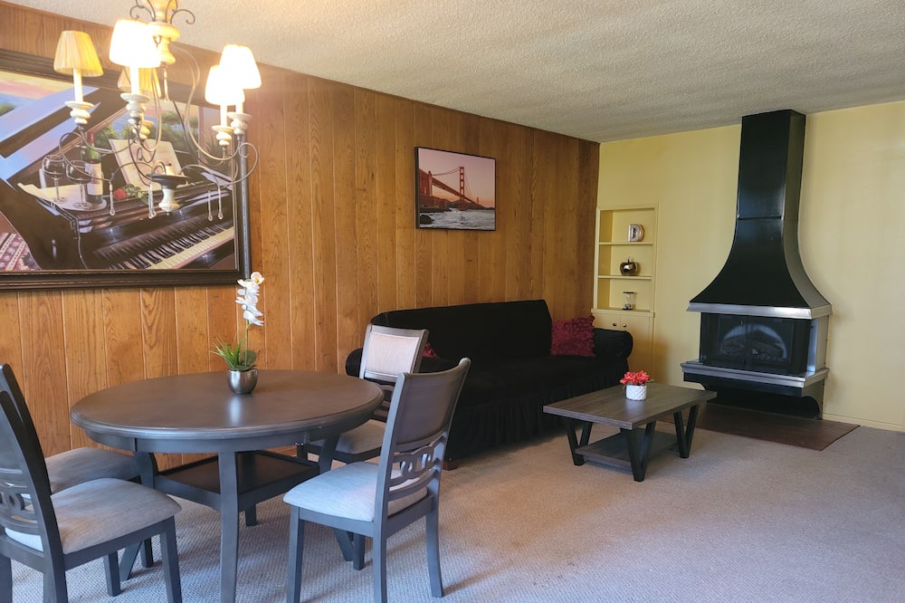 Photo of Livingroom in Norma Triangle