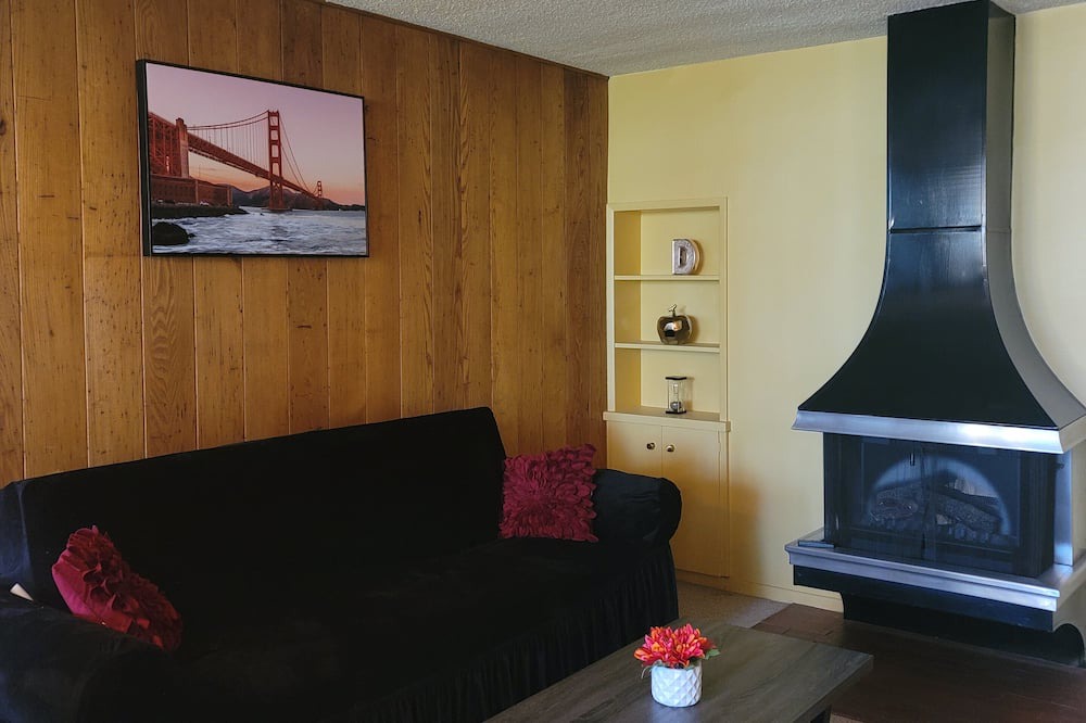 Photo of Livingroom in Norma Triangle