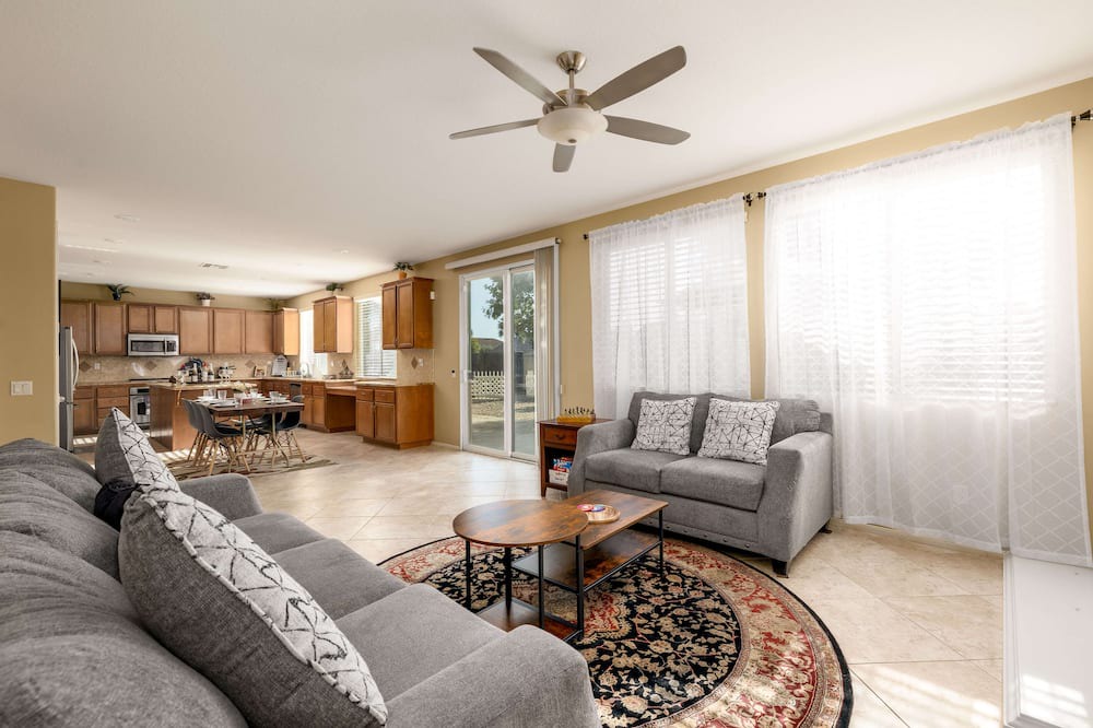 Photo of Livingroom in Menifee