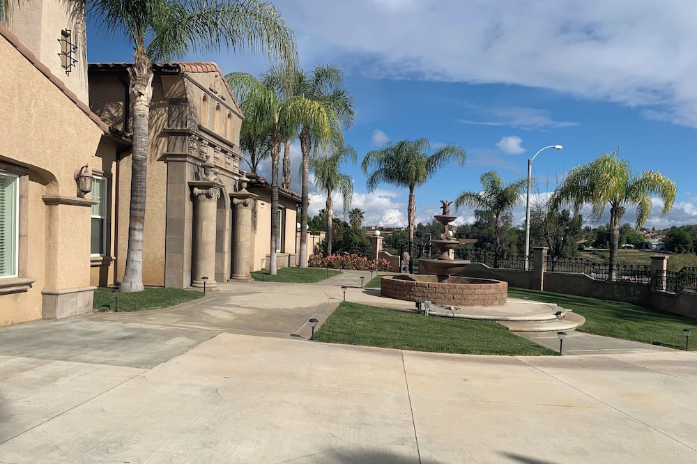 Photo of Outdoor in Alessandro Heights