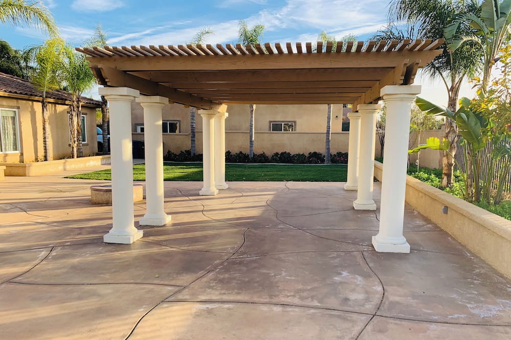 Photo of Outdoor in Alessandro Heights